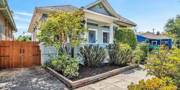 1710 Russell