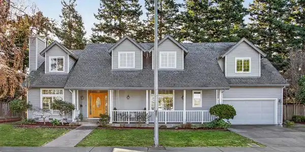 829 Moraga Drive