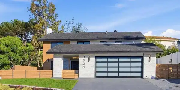 3590 Syracuse Ave.