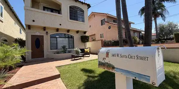 1403 W Santa Cruz Street