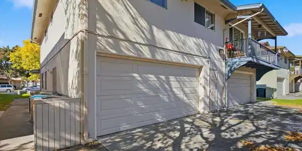 2301 Peppertree Way