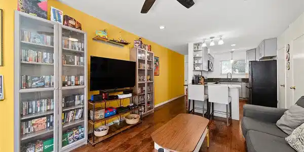 1260 E 4th Street
