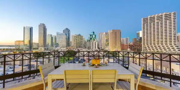 500 W Harbor Dr