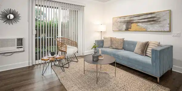 8581 Villa La Jolla Dr