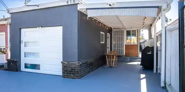 418 Douglas Ave
