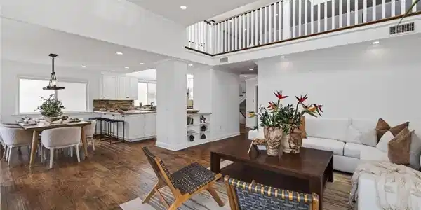 818 N Juanita