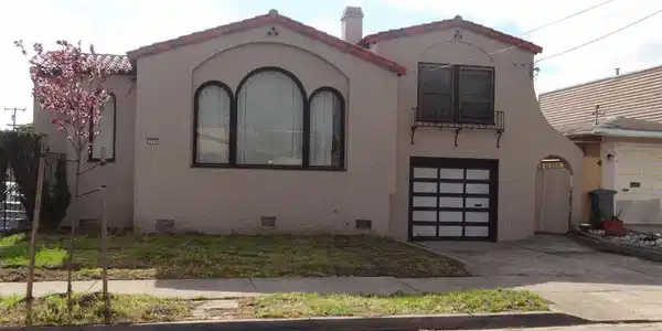 596 Walnut St