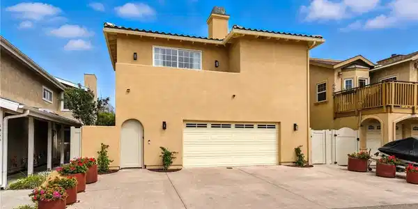 4931 Shoreline Way