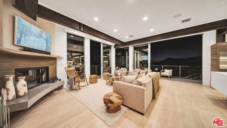 2915 Tuna Canyon Road