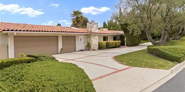 2457 Via Sonoma