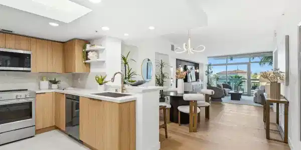 13700 Marina Pointe Drive