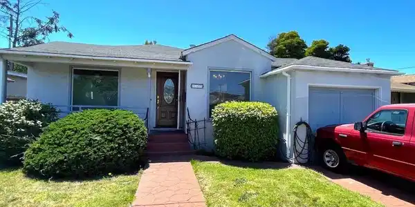 725 Boyd Ave