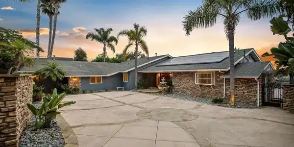 4143 Sunnyhill Dr