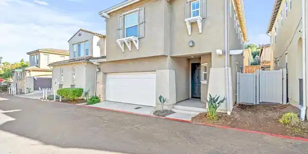 3416 Paseo de Fuentes