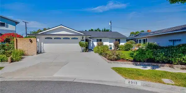 2913 Redwood Avenue