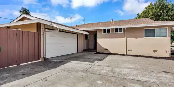 38131 Acacia st.
