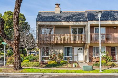 1047 Fontana Dr