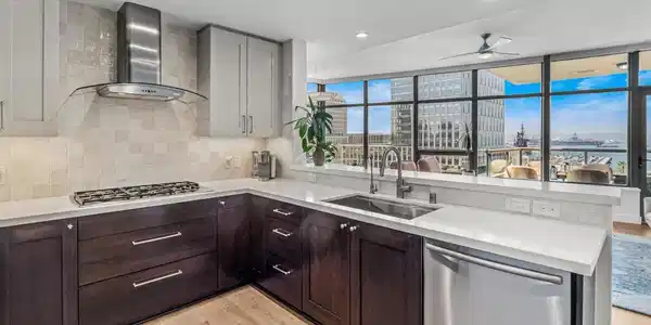 700 W E Street