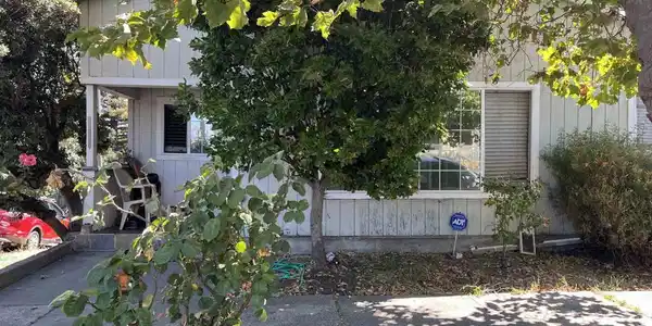 201 Lake Ave