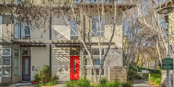 9 Ealing Ln