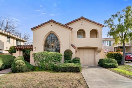 611 Hillcrest Boulevard