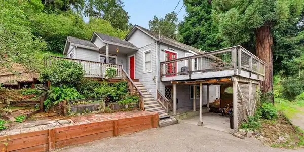 885 Larkin Valley Road