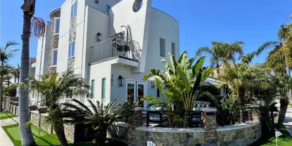 701 Huntington