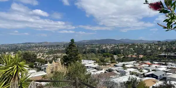 444 N El Camino Real