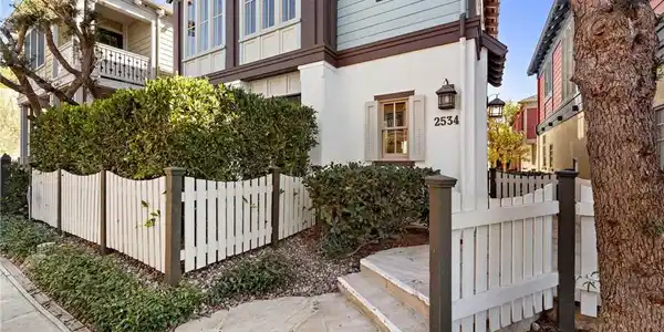 2534 Bungalow Place