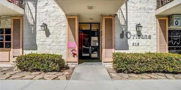615 E Broadway