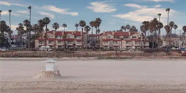 2000 Pacific Coast Highway