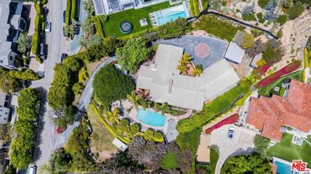 560 N Tigertail Road