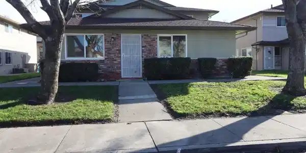 2313 Peppertree Way