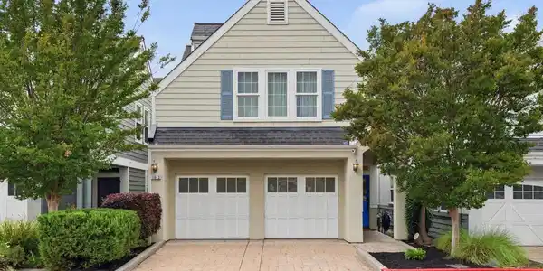 1003 Greenbrier Ct