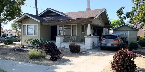 701 E Vernon