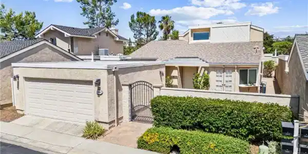 28082 Palmetto Court