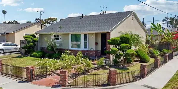 3760 W 157th Street