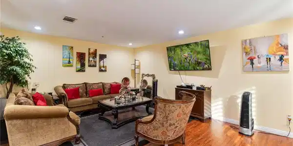 1061 Harbor Heights Drive