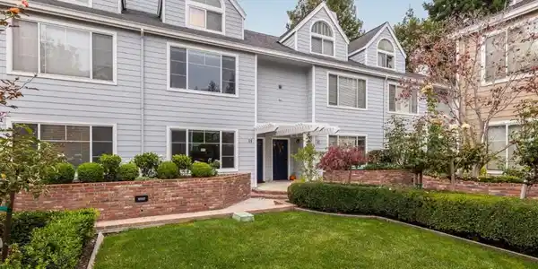 3421 El Camino Real