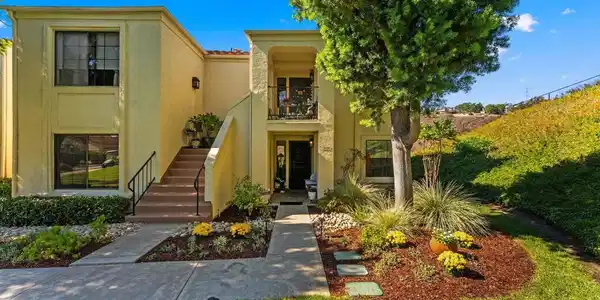 3109 Camino Del Arco