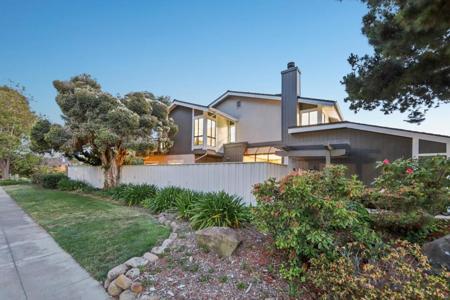 1 Spinnaker Place
