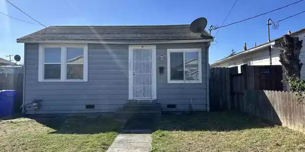 1800 Post Ave