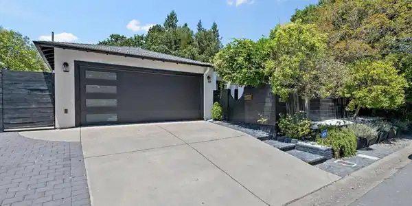 1820 Santa Cruz Avenue
