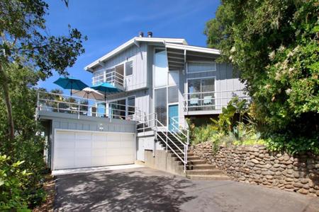 555 Vista Del Mar Drive