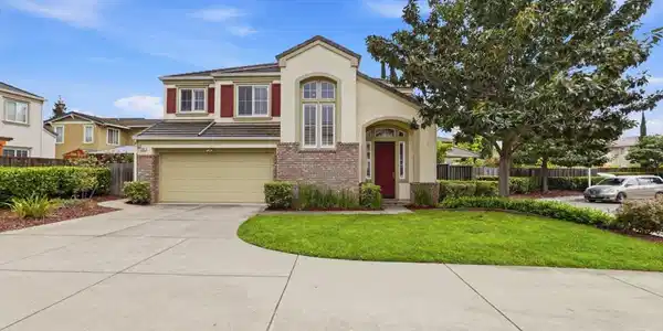 690 kraftile Ct.