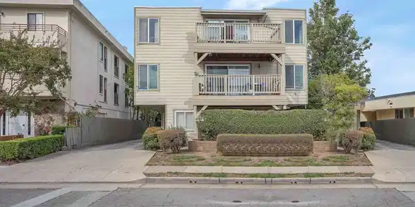 15 Mateo Ave