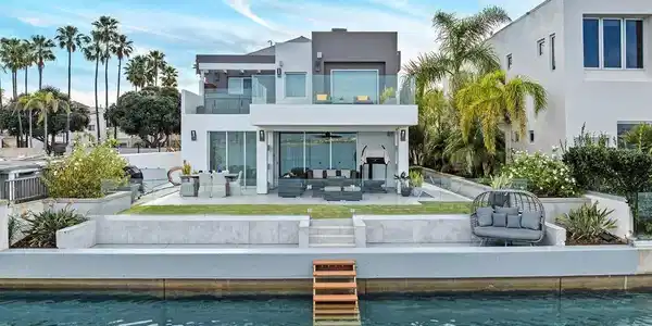 5 Spinnaker Way