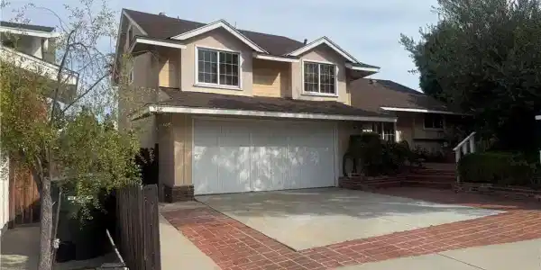 2126 W Rockinghorse