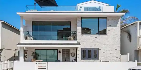 4918 SEASHORE Drive