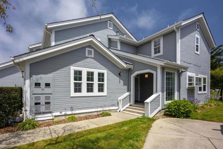 12 Bayhill Place
